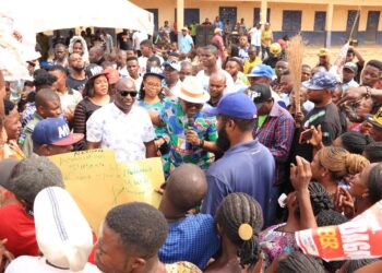 EXCITEMENT AND MAMMOTH CROWD AS RT. HON. LEGOR IDAGBO WARD TO WARD CAMPAIGN TOUR ARRIVES UTUGWANG CENTRAL, OBUDU LGA