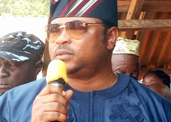 Chief Orim Visits Okiro, Ofambe communities, Distributes Christmas and New Year Packages