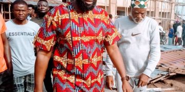 Chief Rickett visits scene of Ugep Tuesday Market Fire Outbreak, Assures Victims of #500,000 Support