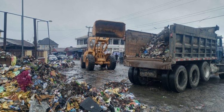 [OPINION BY MIKE NSAN] THE SUDDEN REFUSE REMOVAL AND CLEANING OF CALABAR: DECEPTION AND HYPOCRISY BY A MEDDLESOME INTERLOPER