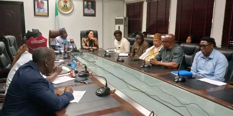 FG meets TUC, sets a two-week deadline for providing wage awards to public sector workers.