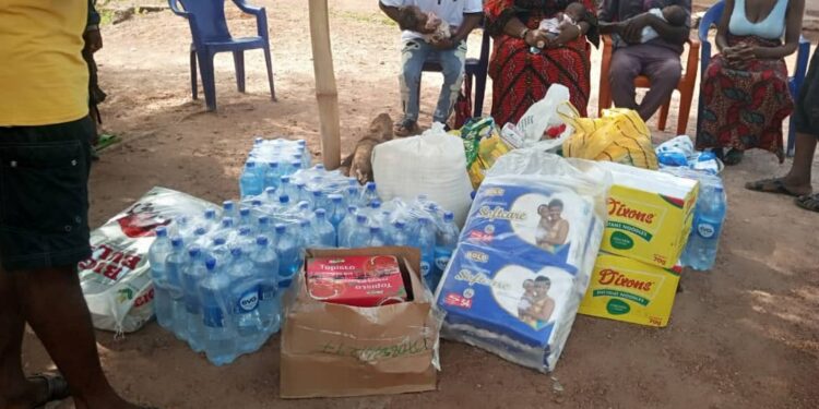 C’River First Lady, Rev Eyoanwan Donates Relief Materials to Family of Quadruplets