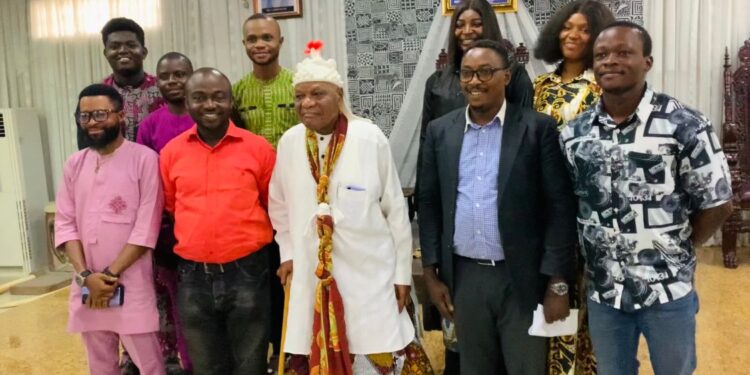 C’River Law Graduates visit Obong of Calabar, Solicit for Law School Grant
