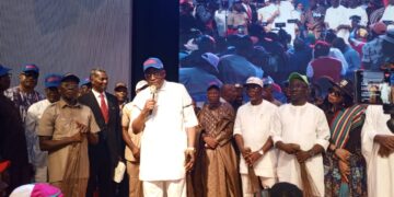 Governor Otu leads 362 others as APC National Campaign Council for Edo governorship polls is inaugurated