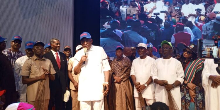 Governor Otu leads 362 others as APC National Campaign Council for Edo governorship polls is inaugurated