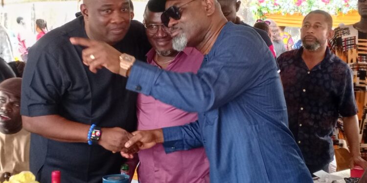 C/River Governor’s Chief of Staff, Hon Ironbar, pays a condolence visit to late Maurice Edem’s family.
