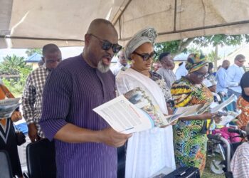 Governor Otu’s Chief of Staff and wife attend Calabar South Solemn Assembly.