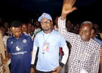 Senator Jarigbe’s Coordinator, PDP Stakeholders Defect in Obanliku as Chief Sunny Ayang takes Campaign to Bisu.