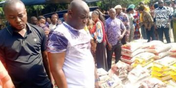 YULETIDE: HON. SYLVESTER AGABI JRN SHARES BAGS OF RICE TO CONSTITUENTS IN OBUDU