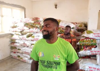 Christmas: Obanliku Chairman, Hon Ayang Distributes Over 1,000 Bags of Rice