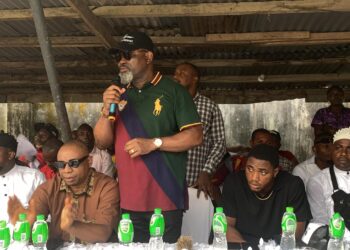 End of the Year: Governor Otu’s Chief of Staff, Hon. Ironbar, Hosts Political Ward, Splashes Cash Gift, Rice, and Others.