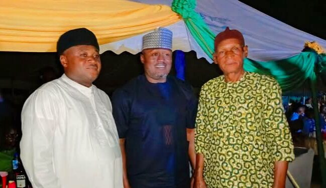 Ayambem applauds Anoh for diligence, commitment to community development as he gets honoured in Mbube.