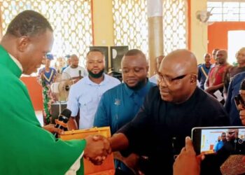 Obanliku LG Chairman, Hon. Sunny Ayang Receives St. Mary Quasi-Parish Maiden Award.