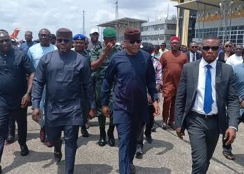 Speaker Ayambem, Deputy Speaker Agabi Join Jubilant Crowd to Welcome Governor Otu Back to Cross River State