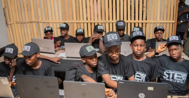 C’River First Lady Bishop Eyoanwan Otu Empowers Over 100 Youths Through Easter STEM Bootcamp 