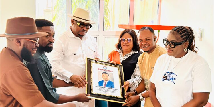 Hon. Martin Orim Receives Award of Excellence from PGSG-Unical