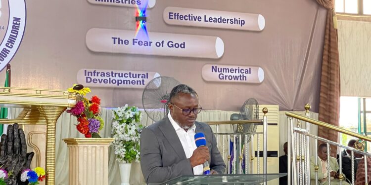 Gov. Otu Urges Judiciary to Tackle Delayed Justice, Embrace ADR at Legal Year Service