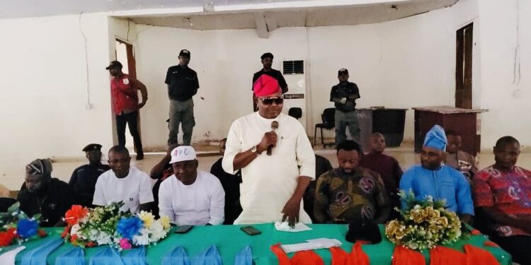 Hon. Sunny Ayang Reaffirms Support for APC Growth, Charges Newly Sworn-In APC Ward Executives on Grassroots Mobilisation